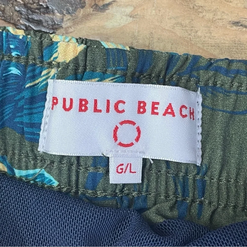 Public Beach men’s size Large Swim Shorts trunks tropical beach